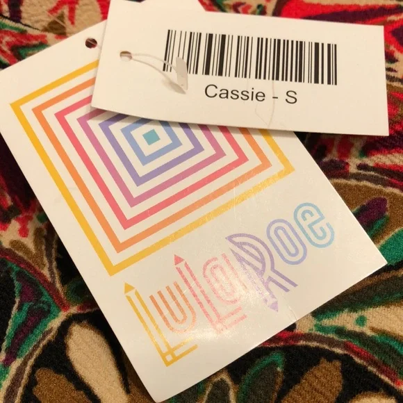 Ladies skirt size small. New with tags. - Picture 4 of 4